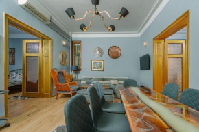 Top Center, 3BDR, Heart of the city, FREE Secured Parking